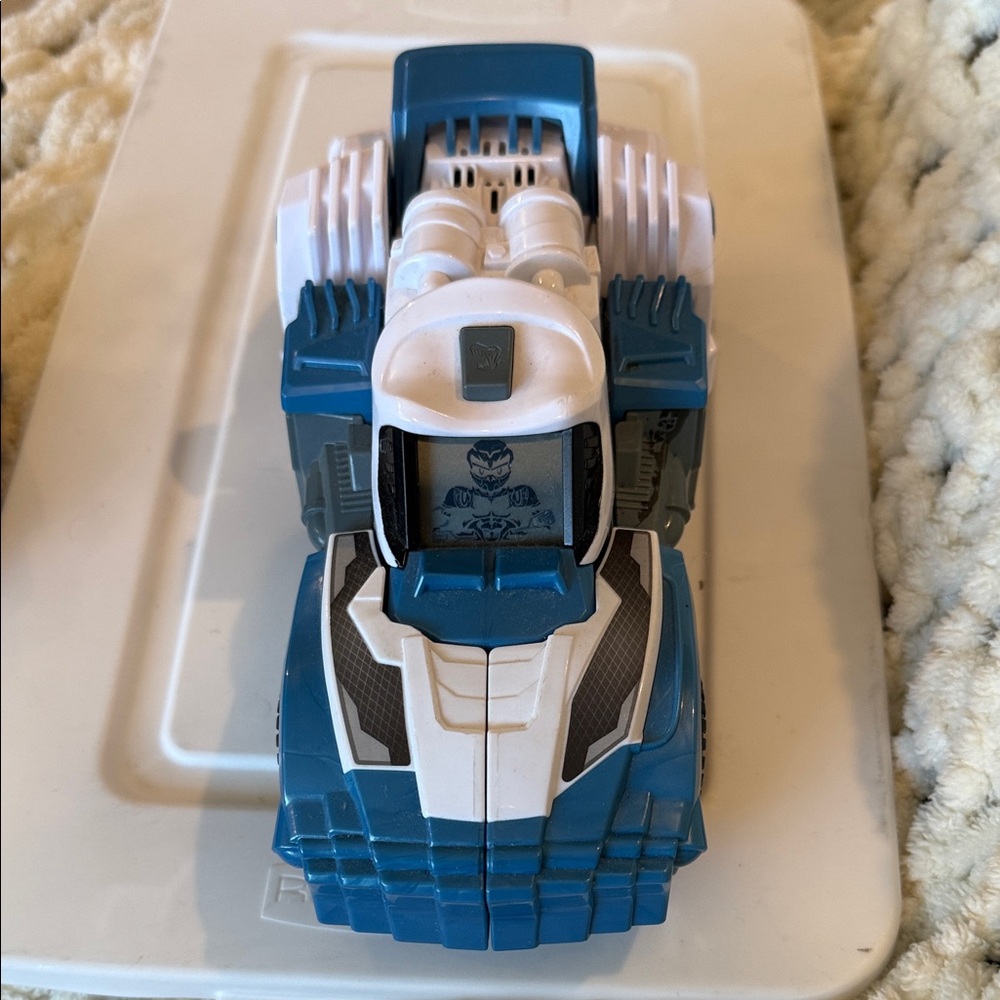 Vtech Smart transformer muscle car vehicle that transform into gorilla